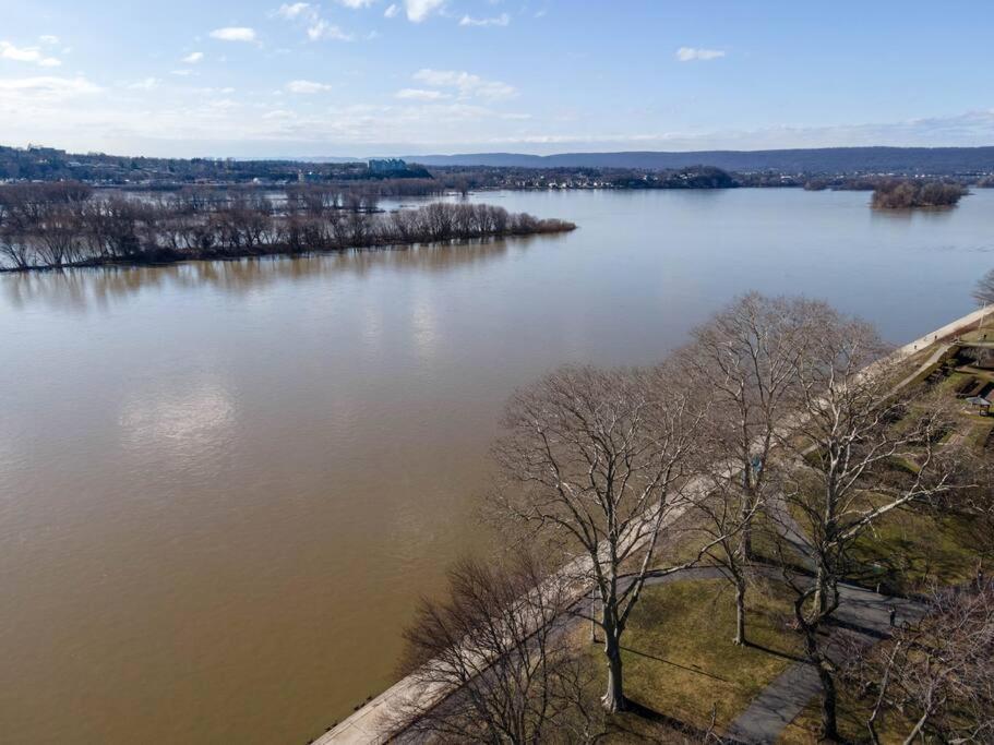 Flats On Front - Riverfront Gem Fast Wi-Fi 3F Harrisburg Extérieur photo